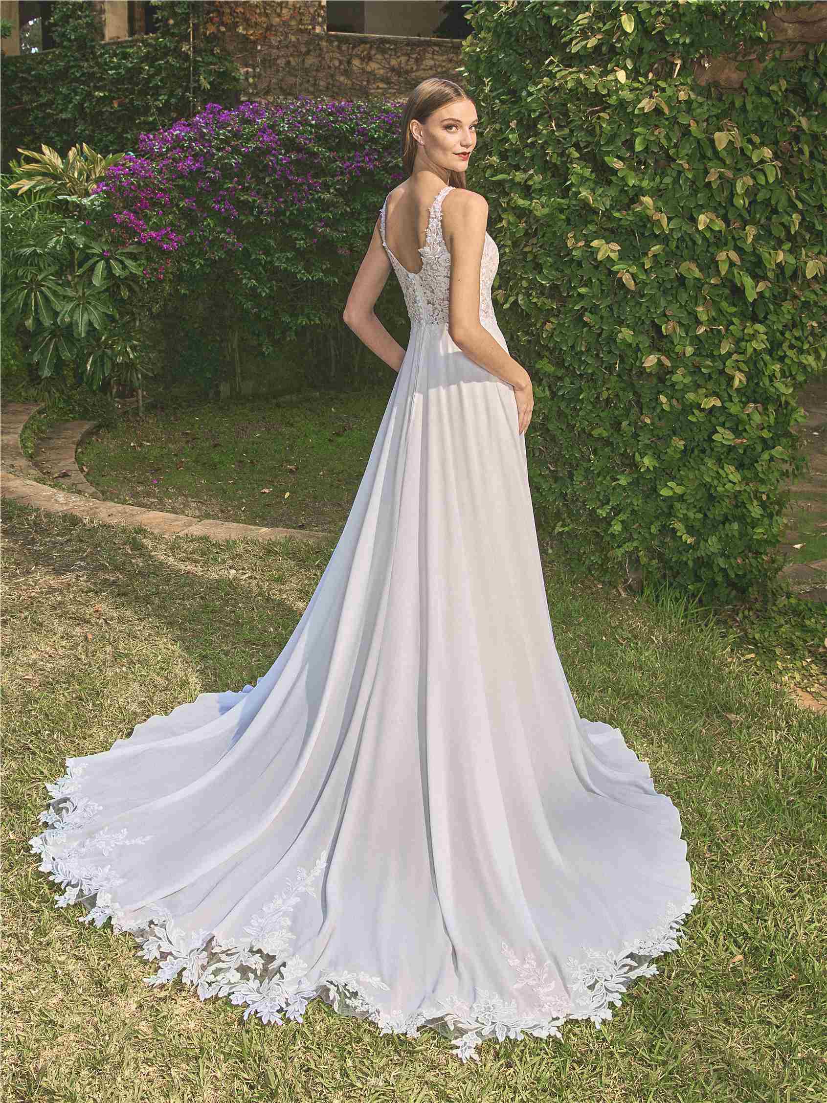 WHITE ONEウェディングドレス Wedding Dresses | New Collection | White One
