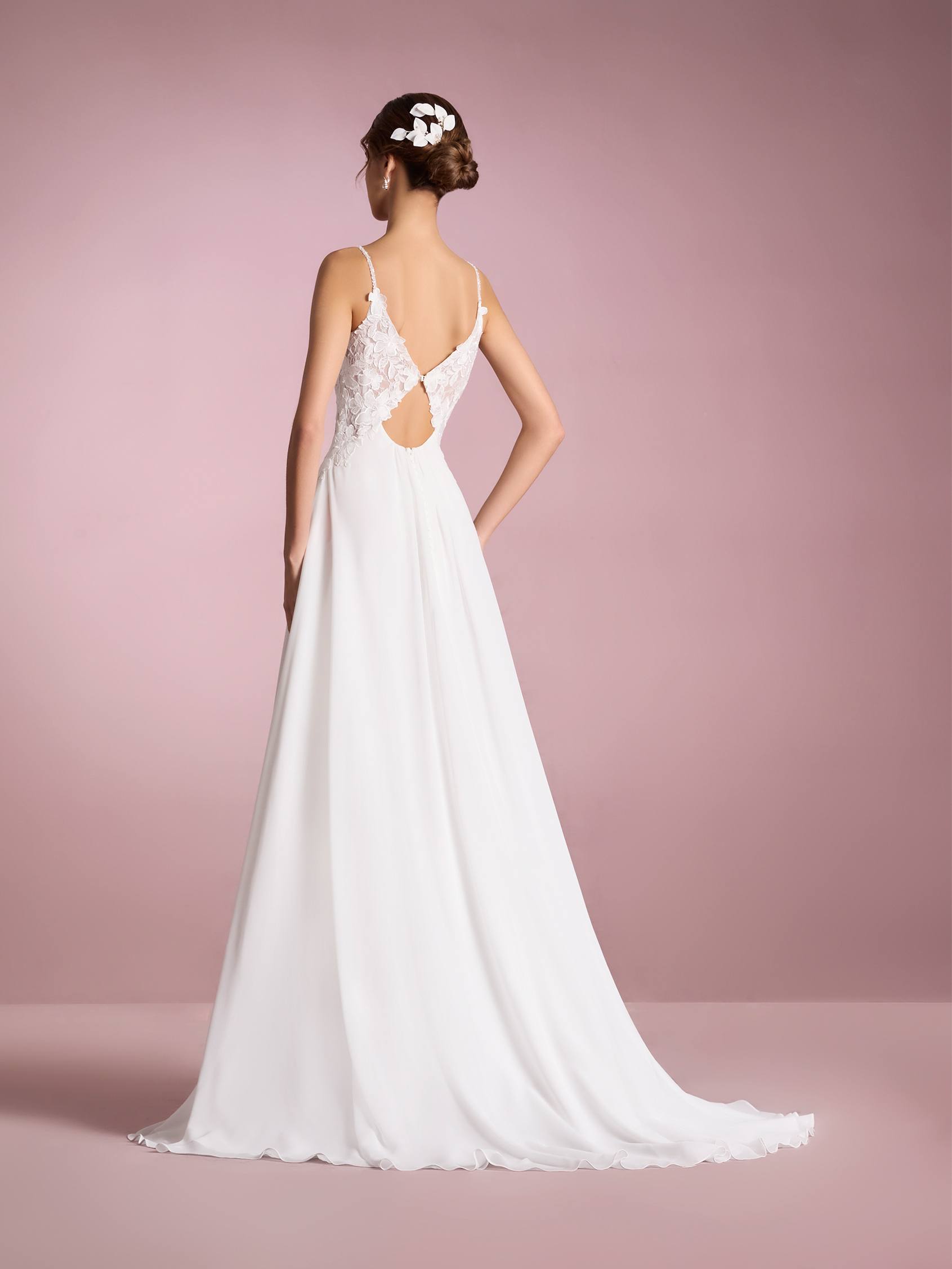 インポートドレス　White One Aライン WHITEONE(ホワイトワン)｜ウェディングドレスの購入専門店 DRESS