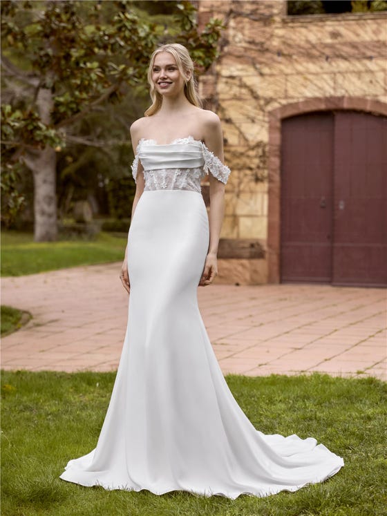 Front mermaid wedding dress with sweetheart neckline in crepe FENNY.