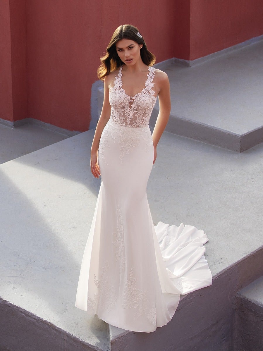 【Pronovias姉妹ブランド/ White one】マーメイドドレス 人気ブランド、プロノビアス最新ウエディング・ドレス！「大人の