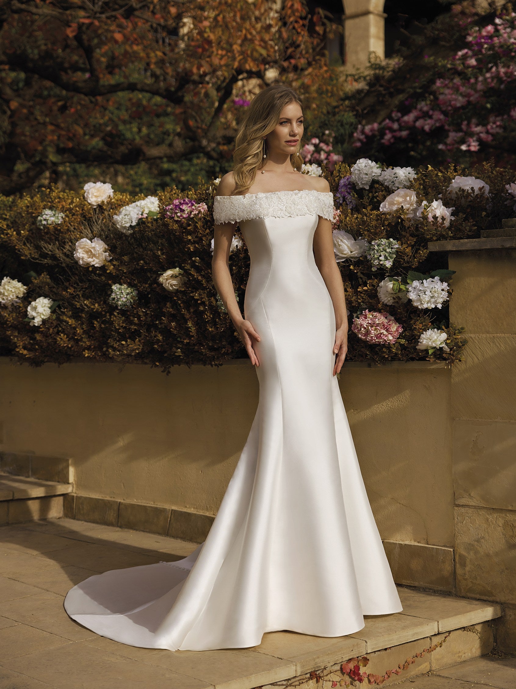 Sexy white deals wedding dress