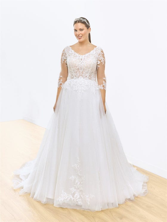 Parte delantera vestido de novia princesa con escote redondo, manga 3/4en tul JOBIM.