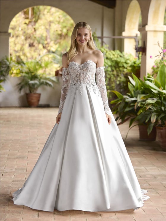 Vorderseite Prinzessin Brautkleid mit herzförmigem Ausschnitt aus Mikado LORNY.