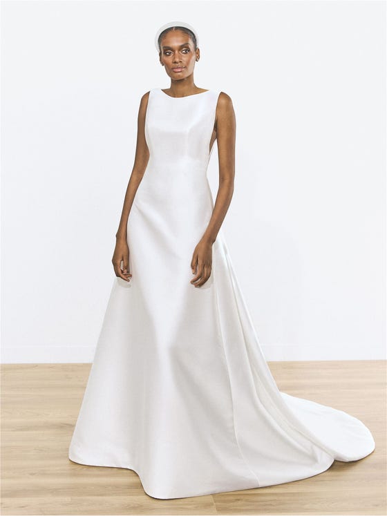 Voorkant A-lijn Bruidsjurk met boothals met een keyhole achterkant in mikado MANAUS.