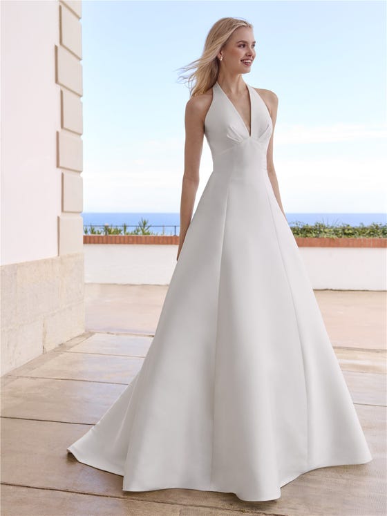 Vorderseite A-Linien Brautkleid mit Halterneck aus Mikado MARAIAH.