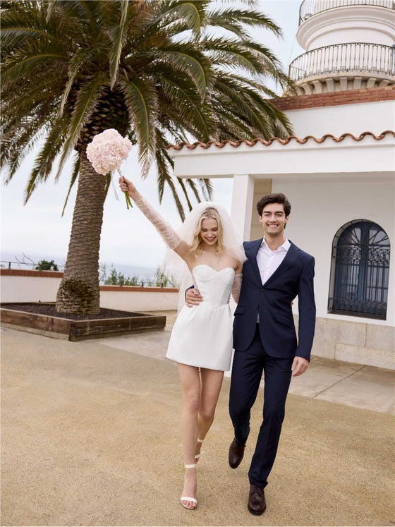 Vorderseite Kurzes Brautkleid mit herzförmigem Ausschnitt aus Mikado MEYLIN.