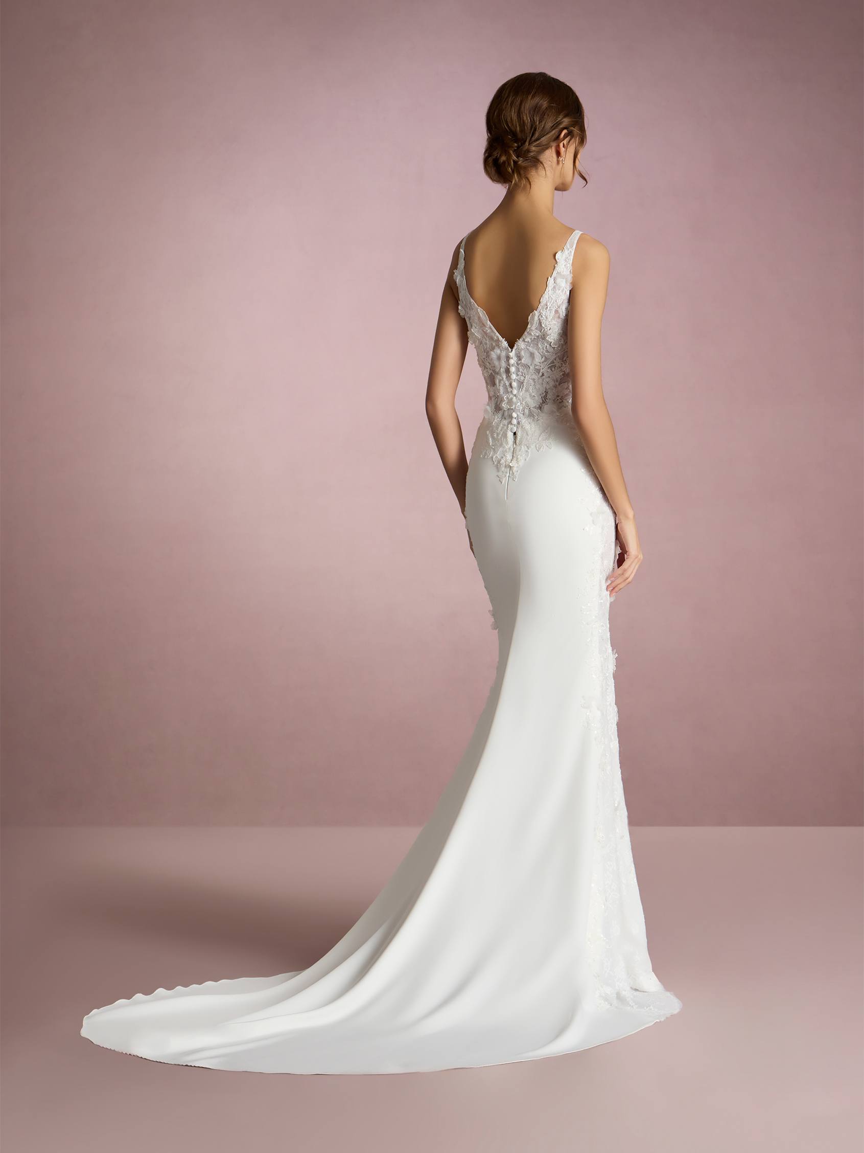 MIURA | Mermaid wedding dress with V neck | White One