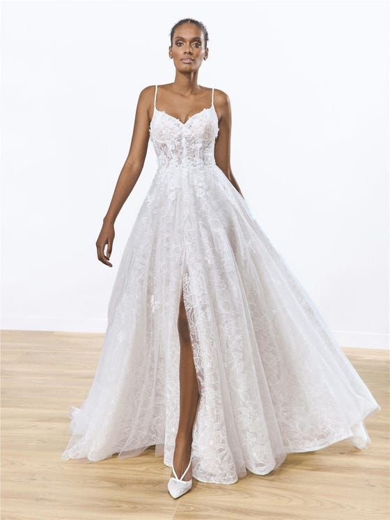 Vorderseite A-Linien Brautkleid mit herzförmigem Ausschnitt aus Spitze OLHAR.