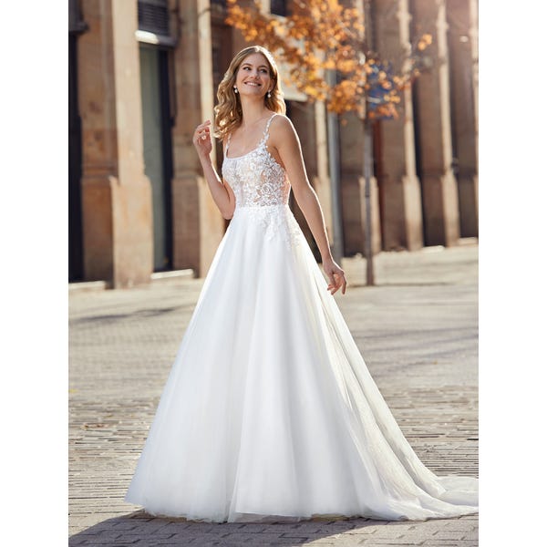 STERLING | Princess-cut wedding dress with square neckline | White One