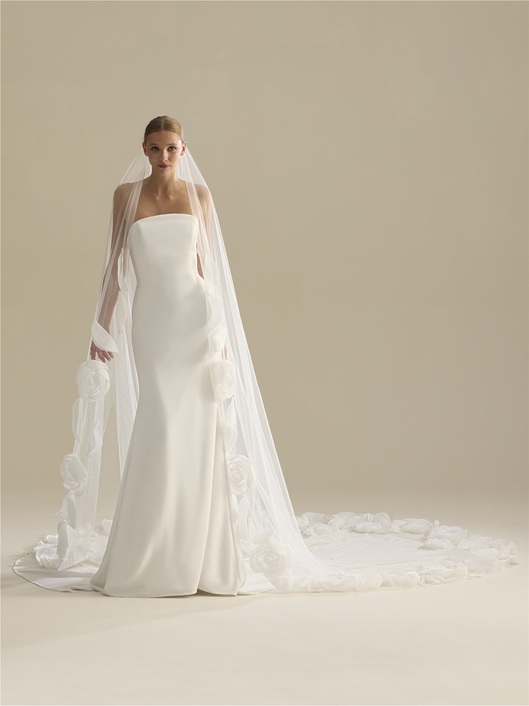 Front bridal veil in tulle V-LA67
