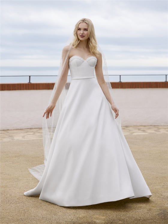 Front A-line wedding dress with sweetheart neckline in mikado WINFREY.