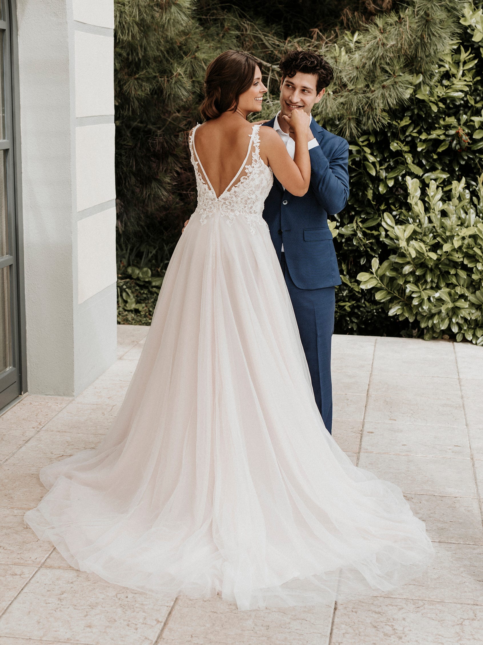 https://www.whiteonebridal.com/media/wysiwyg/COMFORT_C.jpg